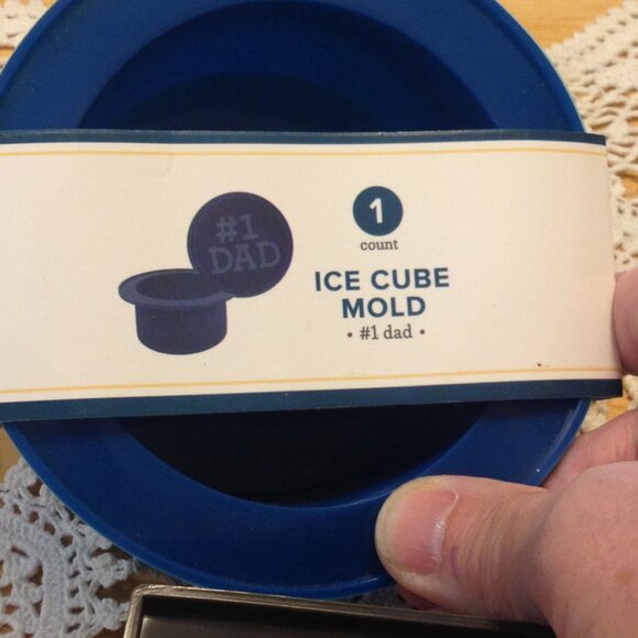 Father's Day oversized ice cub molds - Picture 2 of 9